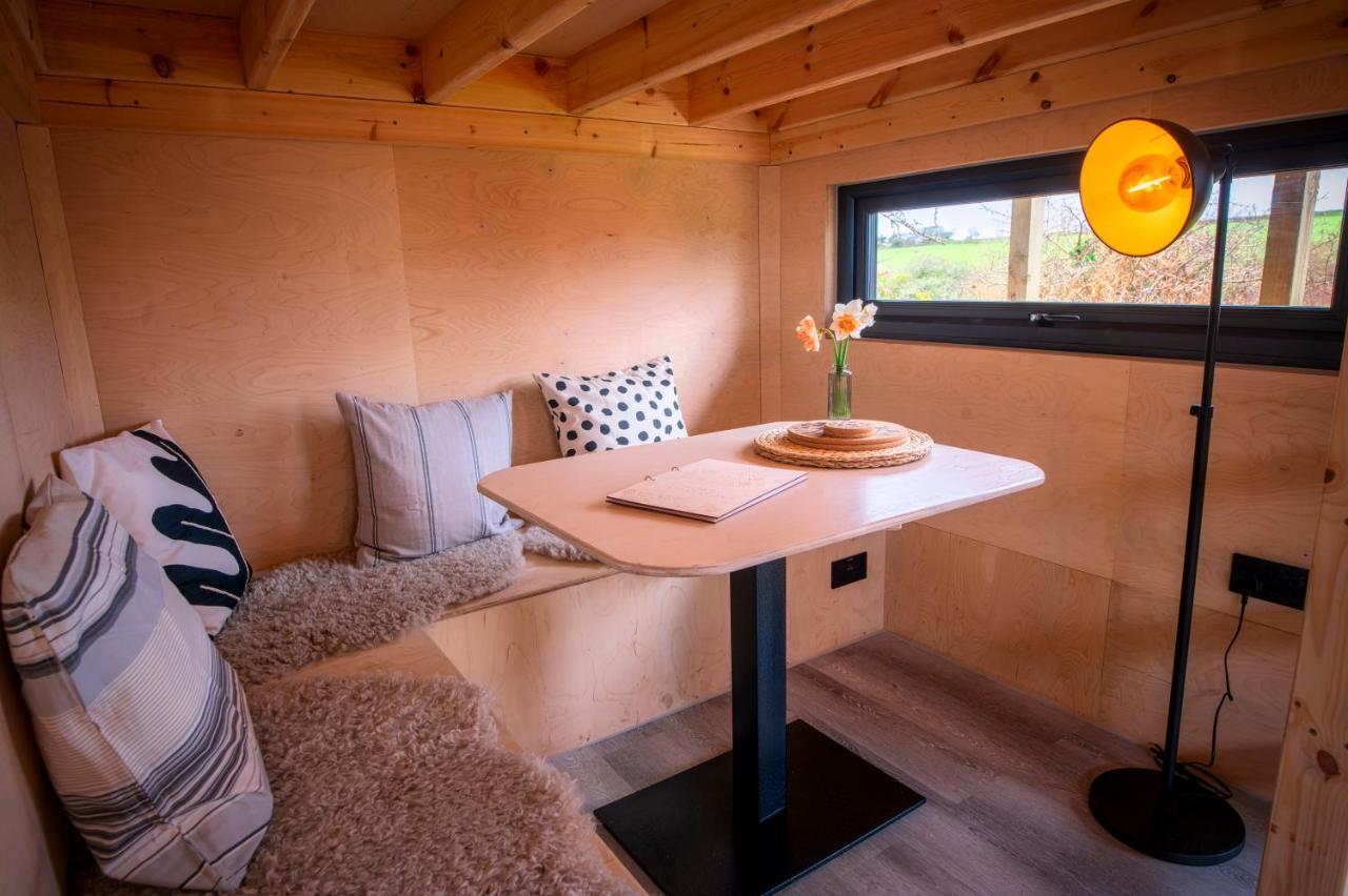 Luxury Glamping Cabin With Outdoor Bath On Cornish Flower Farm Truro Extérieur photo