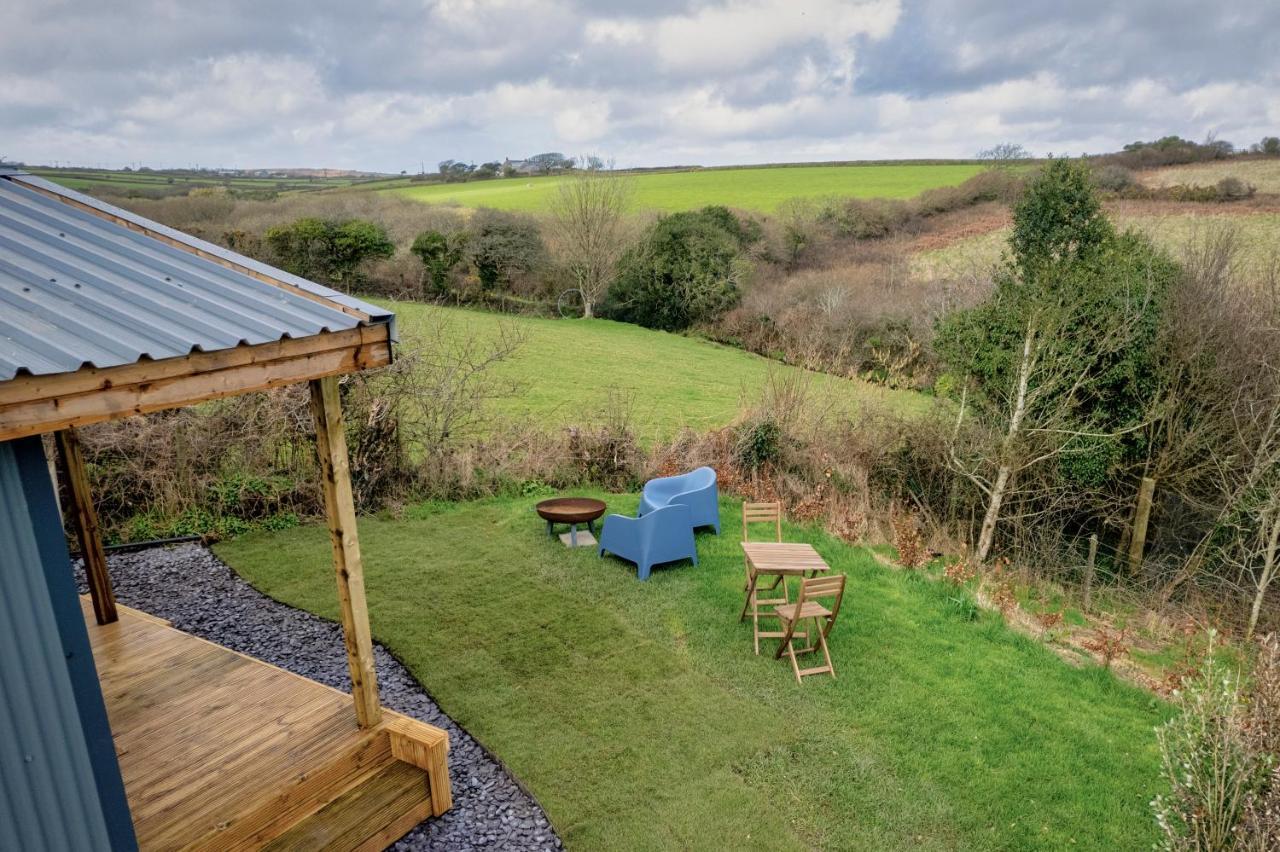 Luxury Glamping Cabin With Outdoor Bath On Cornish Flower Farm Truro Extérieur photo