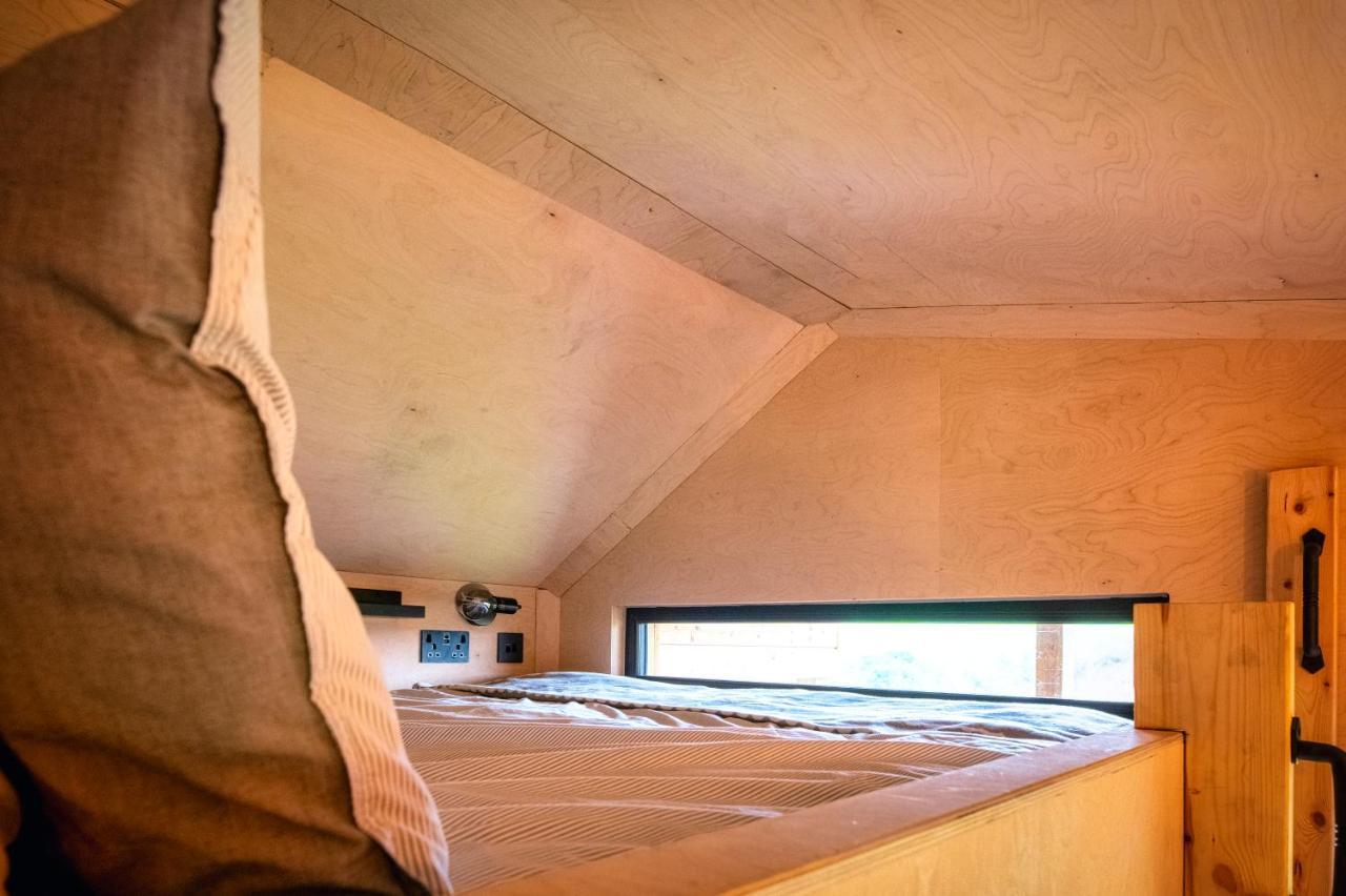 Luxury Glamping Cabin With Outdoor Bath On Cornish Flower Farm Truro Extérieur photo