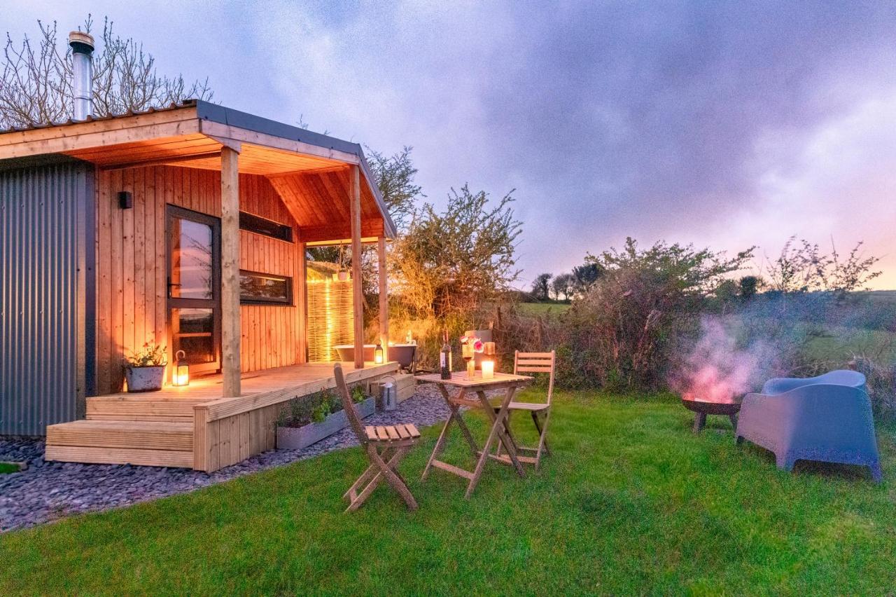 Luxury Glamping Cabin With Outdoor Bath On Cornish Flower Farm Truro Extérieur photo