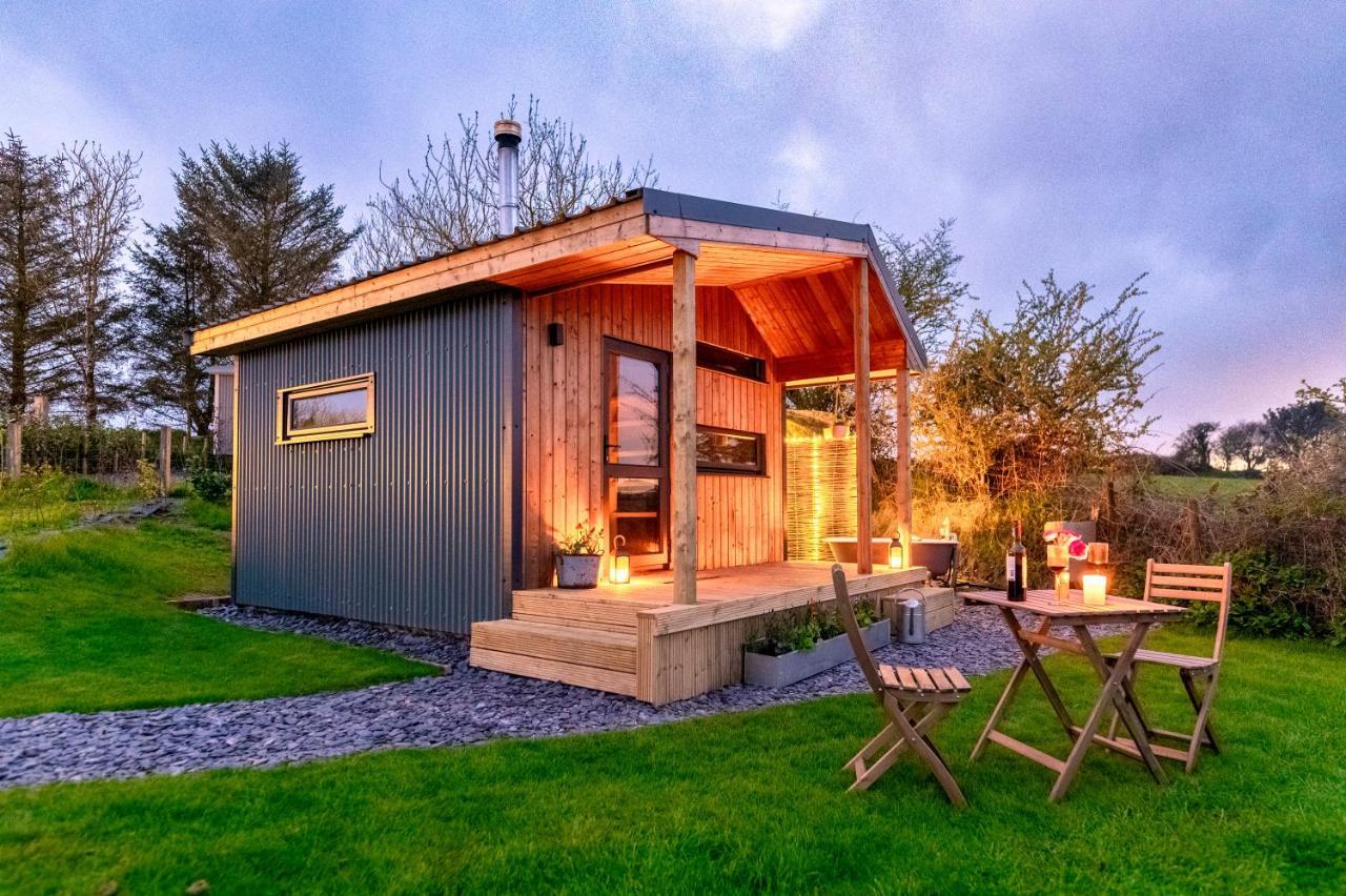 Luxury Glamping Cabin With Outdoor Bath On Cornish Flower Farm Truro Extérieur photo