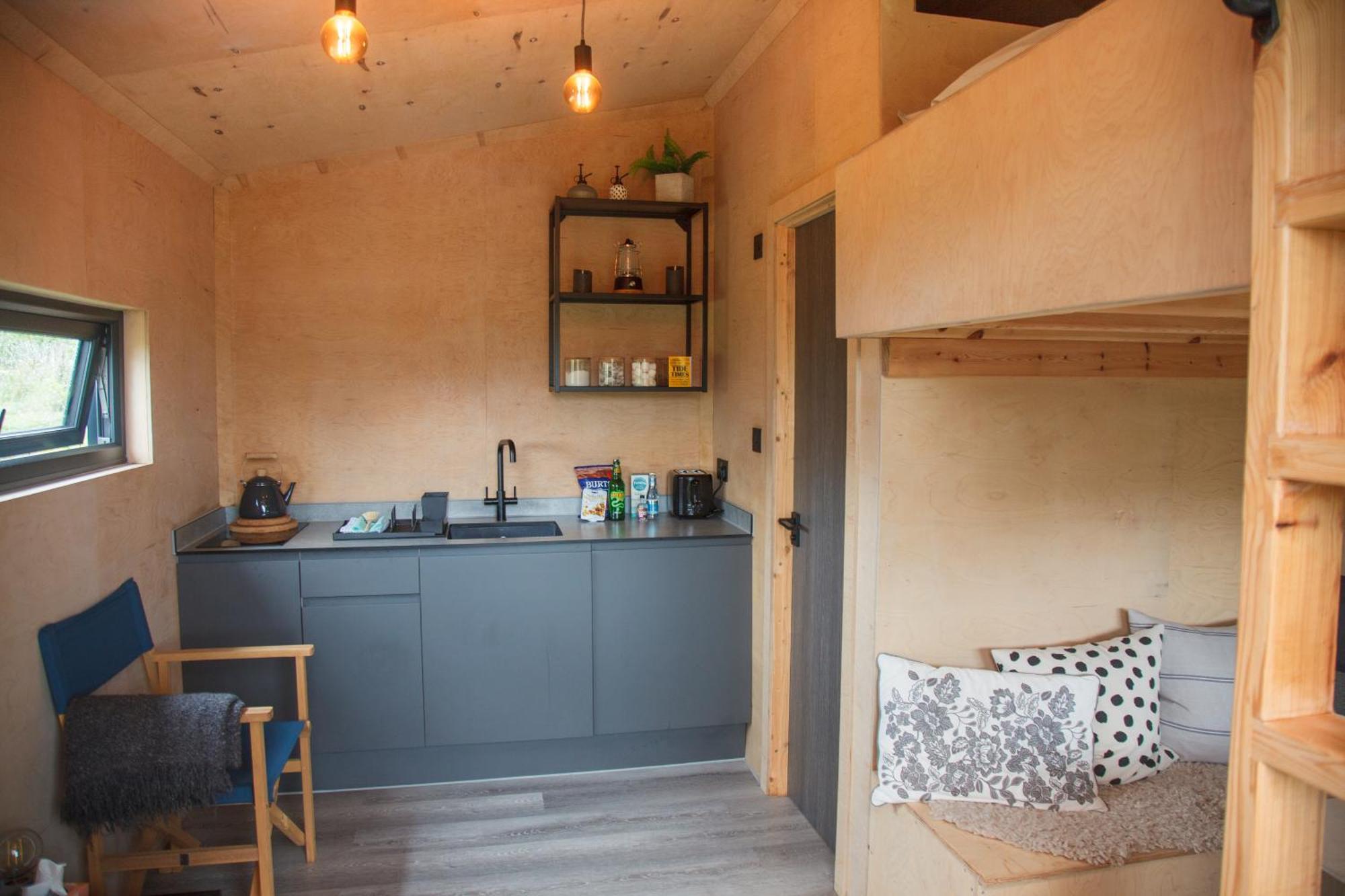 Luxury Glamping Cabin With Outdoor Bath On Cornish Flower Farm Truro Extérieur photo