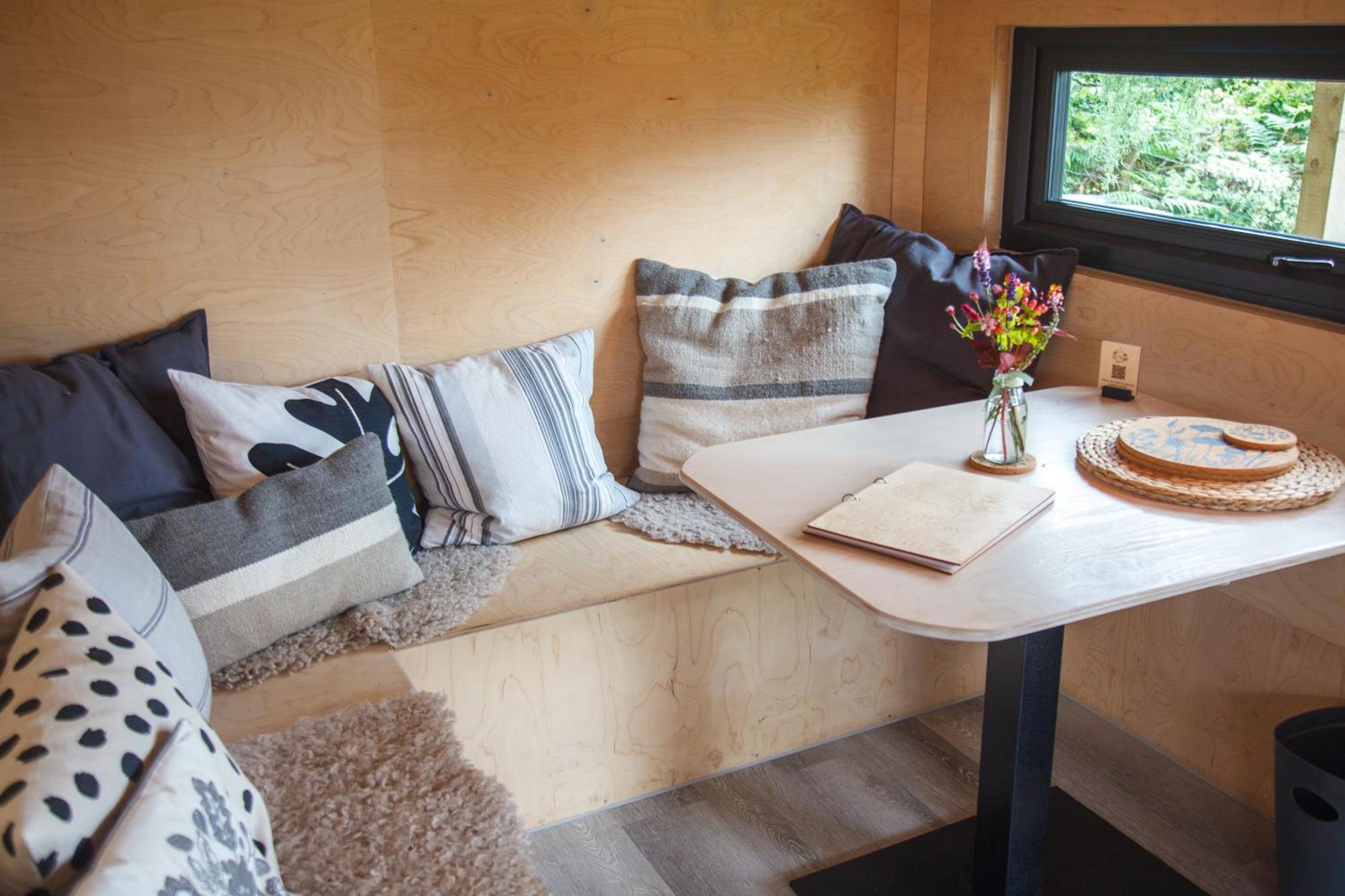 Luxury Glamping Cabin With Outdoor Bath On Cornish Flower Farm Truro Extérieur photo