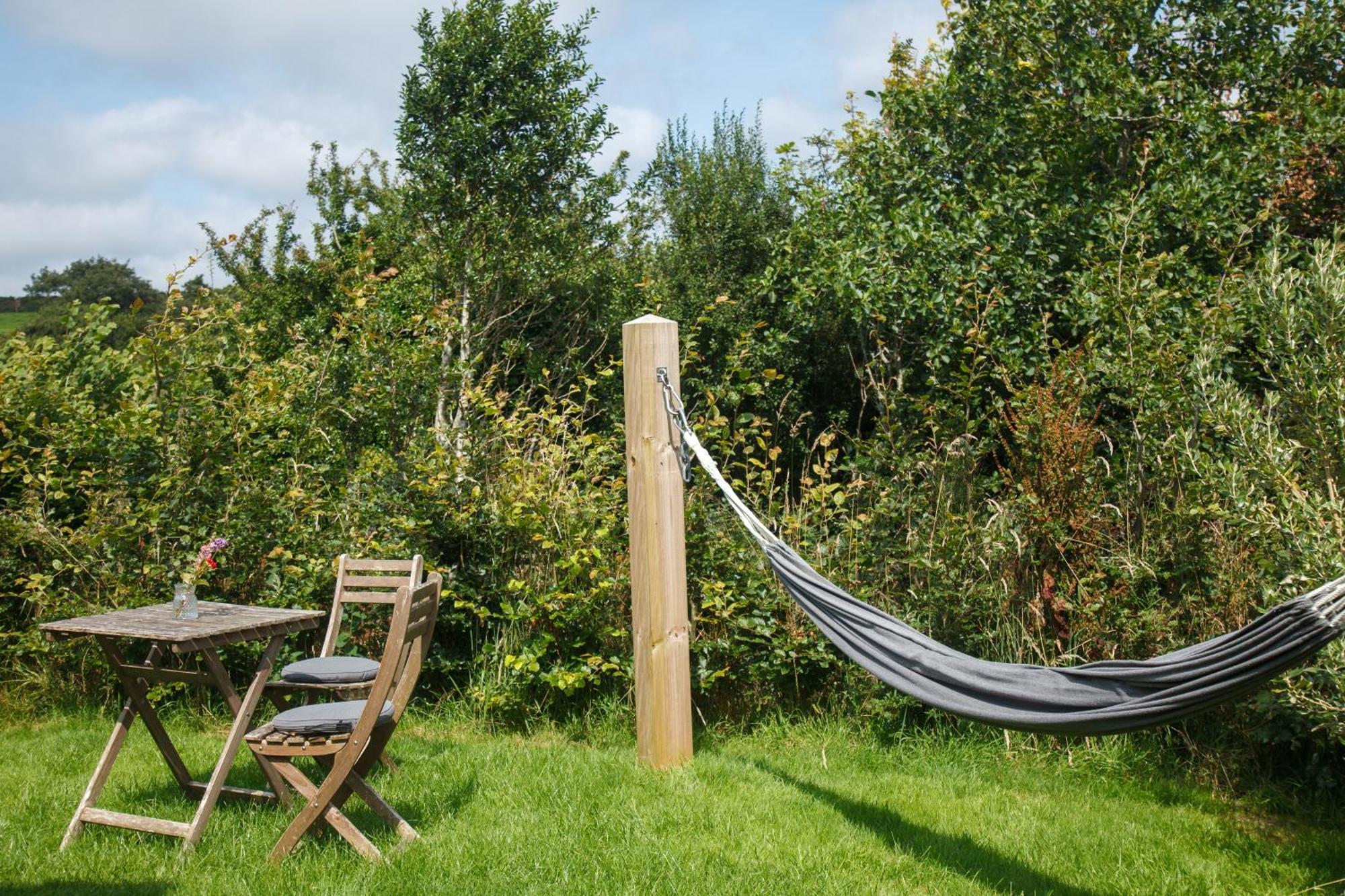 Luxury Glamping Cabin With Outdoor Bath On Cornish Flower Farm Truro Extérieur photo
